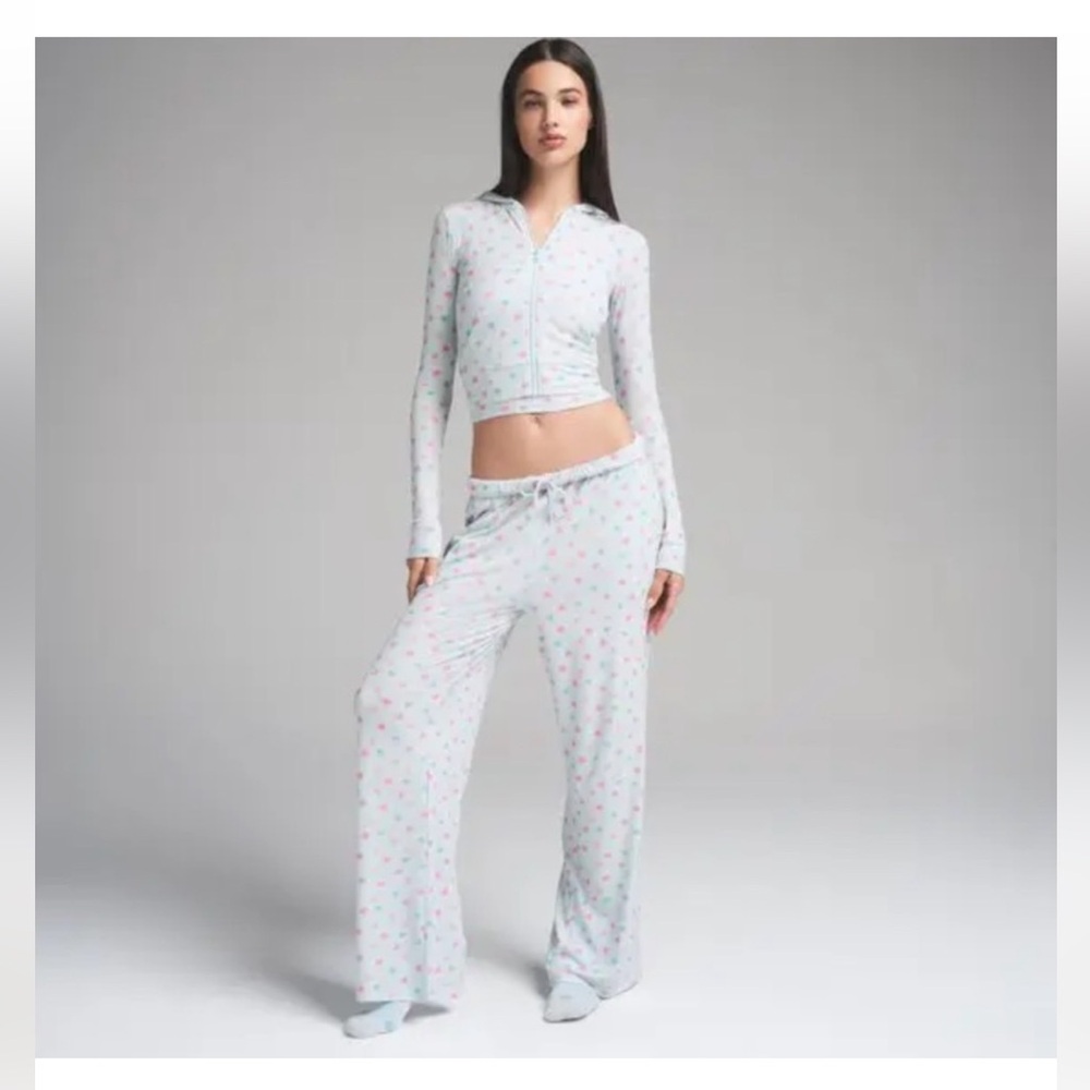 SKIMS Cloud candy heart print - limited edition. SET - CHECK SIZE DETAILS